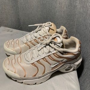 Nike Air Max Plus size 5Y (grade school)